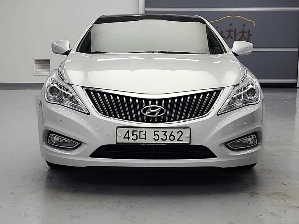 HYUNDAI Grandeur - Vista 2