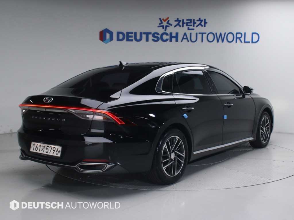 HYUNDAI Grandeur - Vista 2