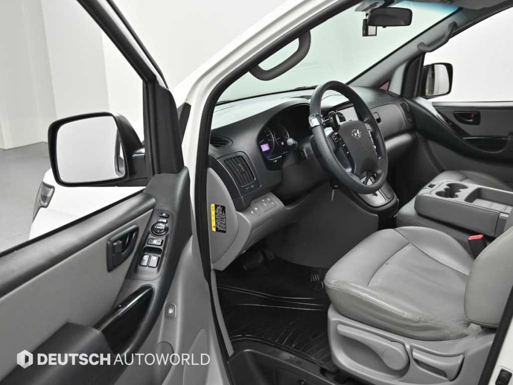 HYUNDAI Starex - Vista 11