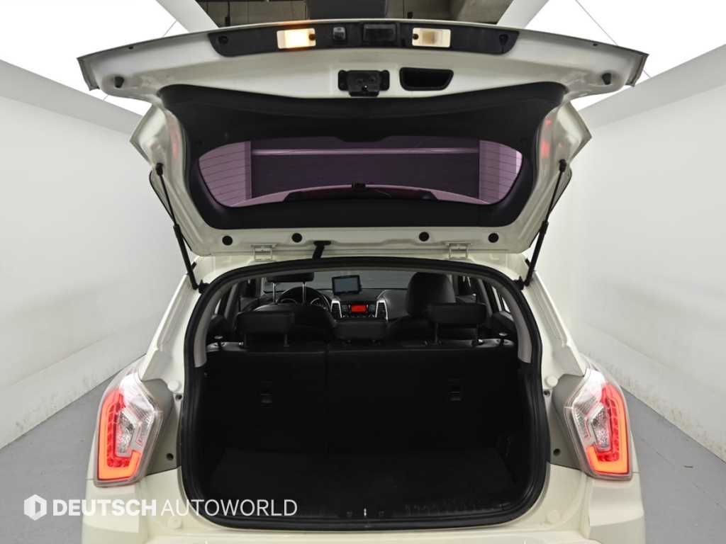 Ssangyong Tivoli 2016 Blanco - Importación desde Corea - HF Imports Iquique - Foto 19