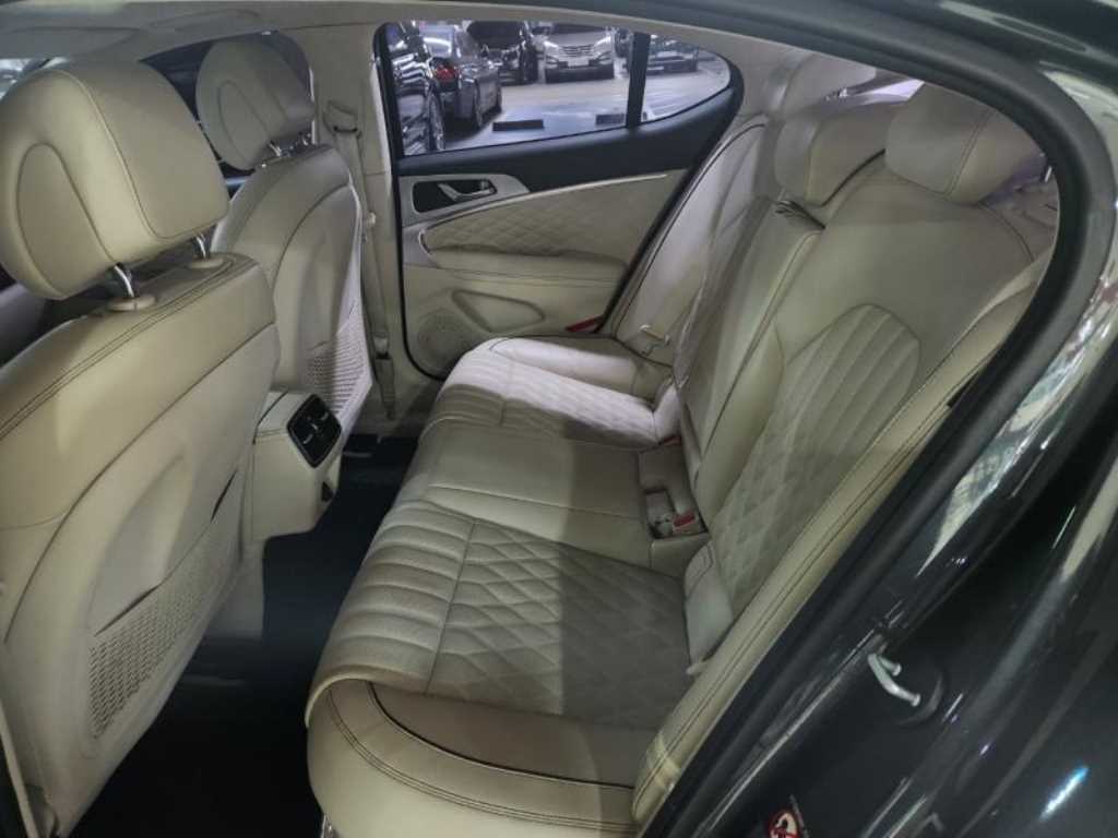 Genesis G70 - Vista 7