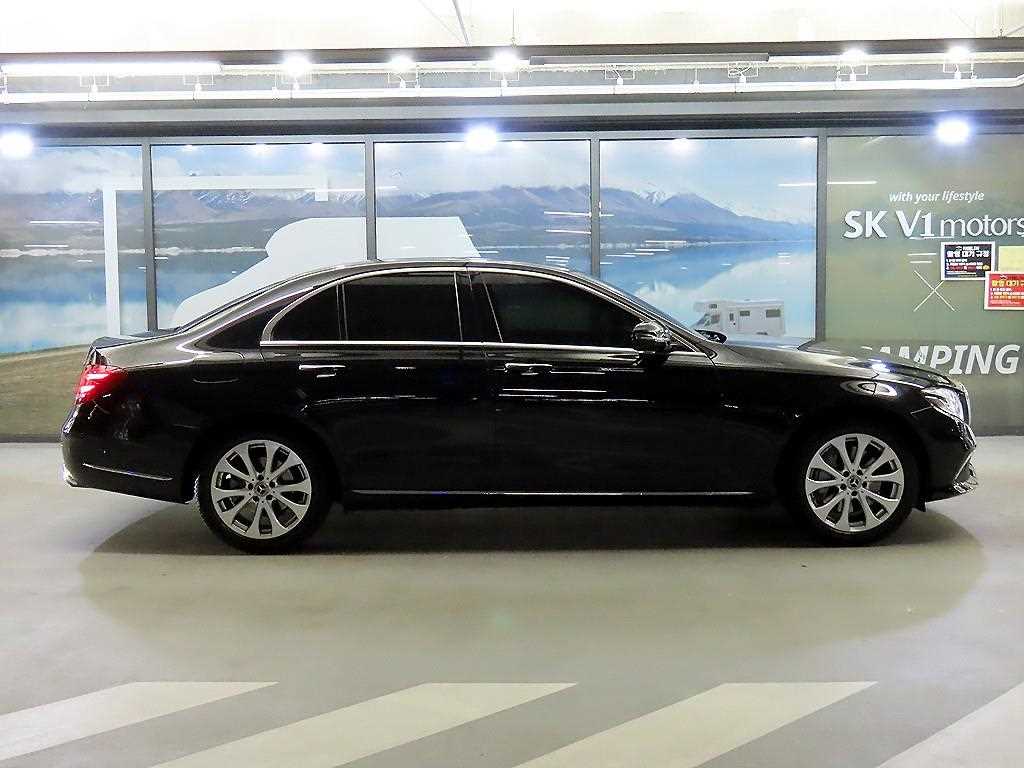 Mercedes Benz E class - Vista 3