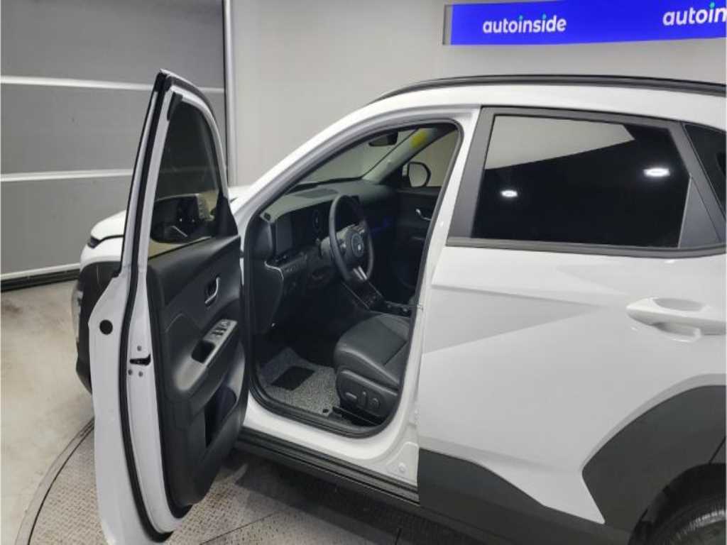 HYUNDAI Kona - Vista 6