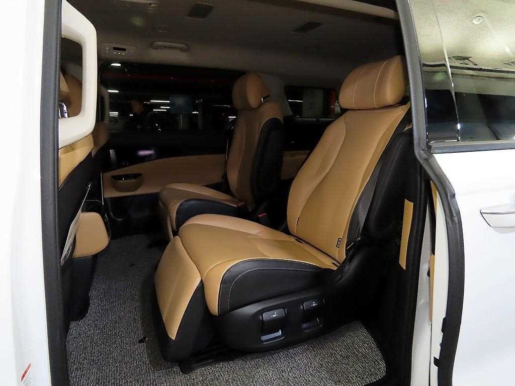 KIA Carnival - Vista 7