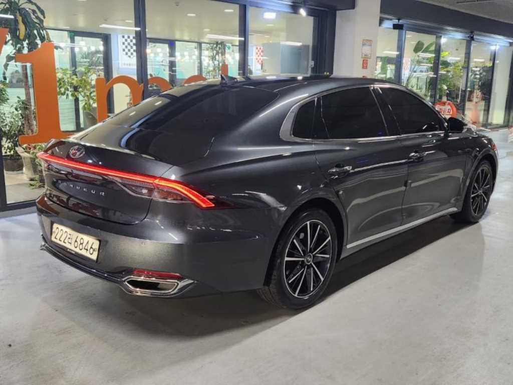 HYUNDAI Grandeur - Vista 4