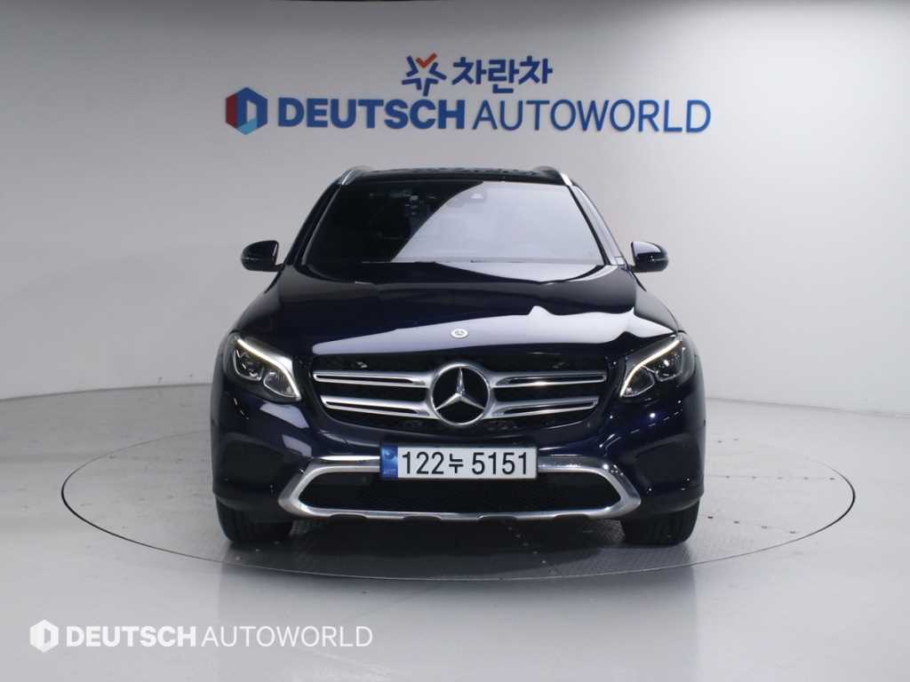 Mercedes Benz GLC Class - Vista 3