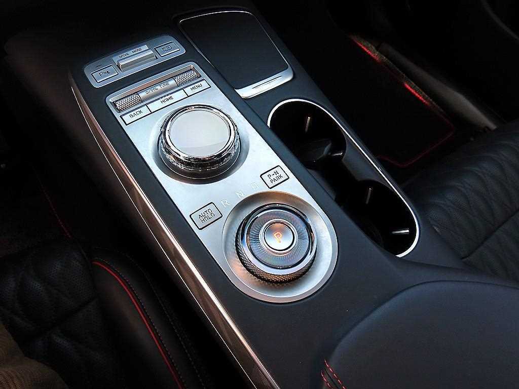 Genesis GV70 - Vista 10