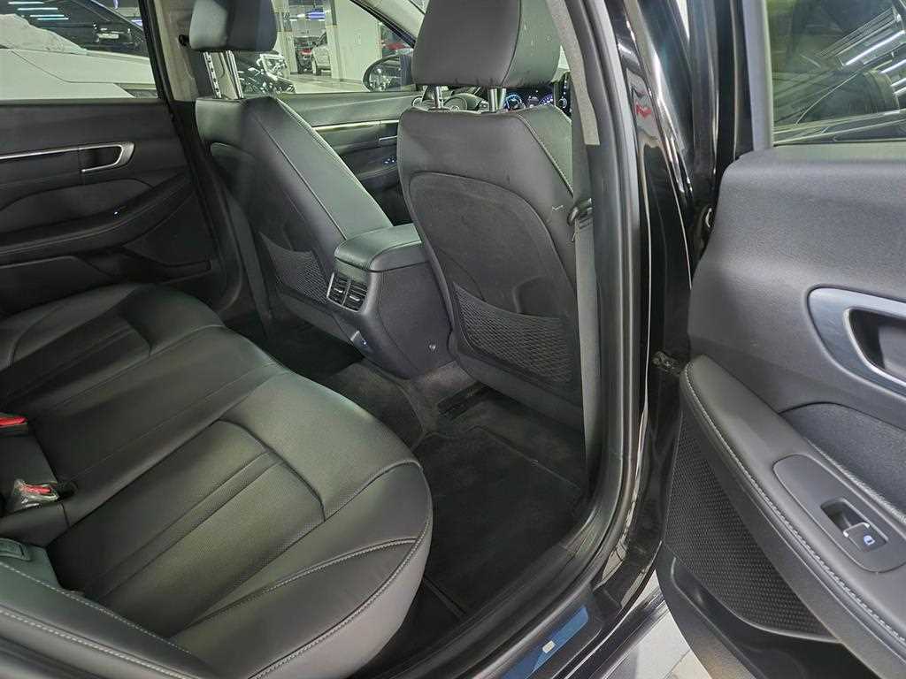 HYUNDAI Sonata - Vista 12