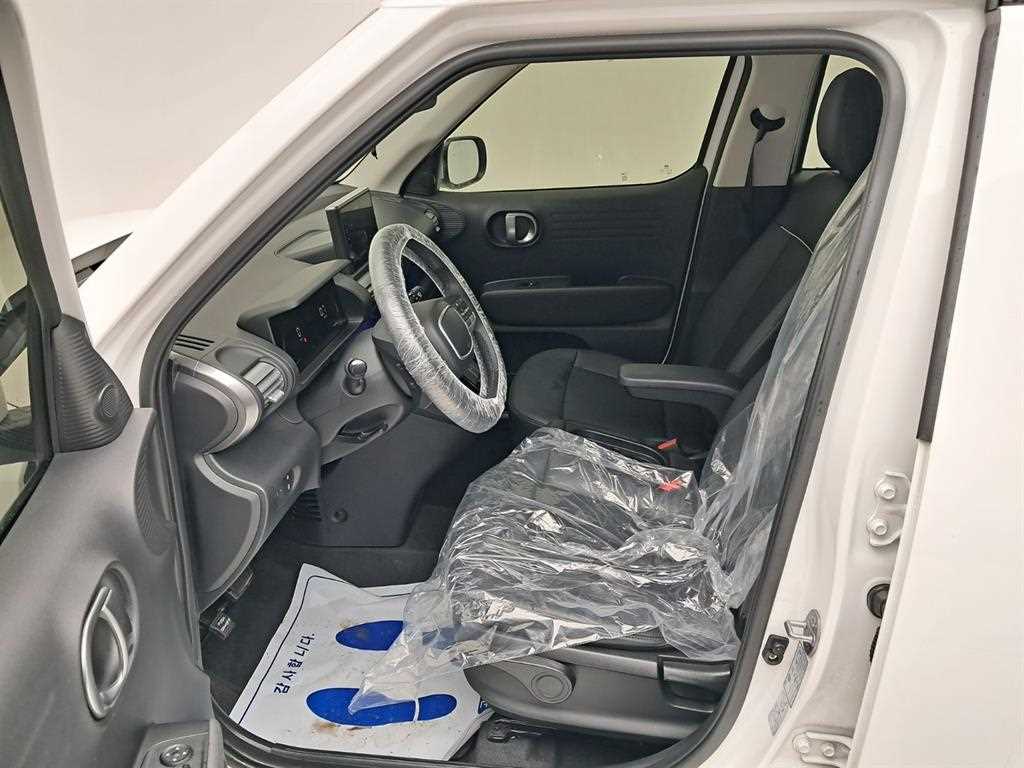 HYUNDAI Casper - Vista 11