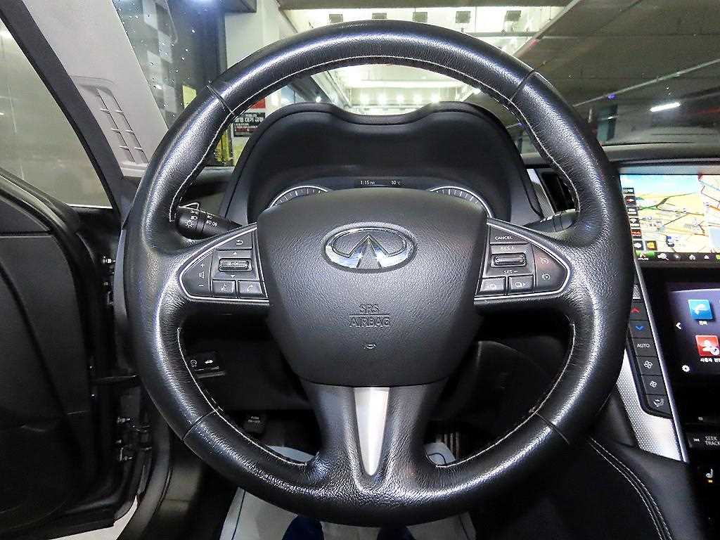 Infiniti Q - Vista 8