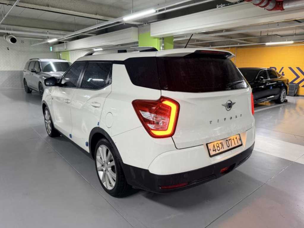 Ssangyong Tivoli - Vista 5