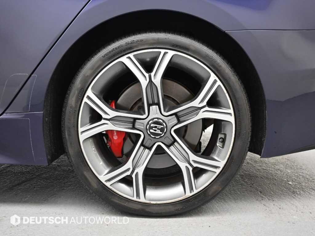 KIA Stinger - Vista 5