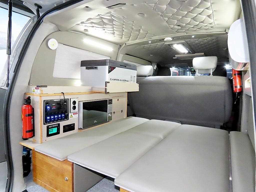 HYUNDAI Starex - Vista 8