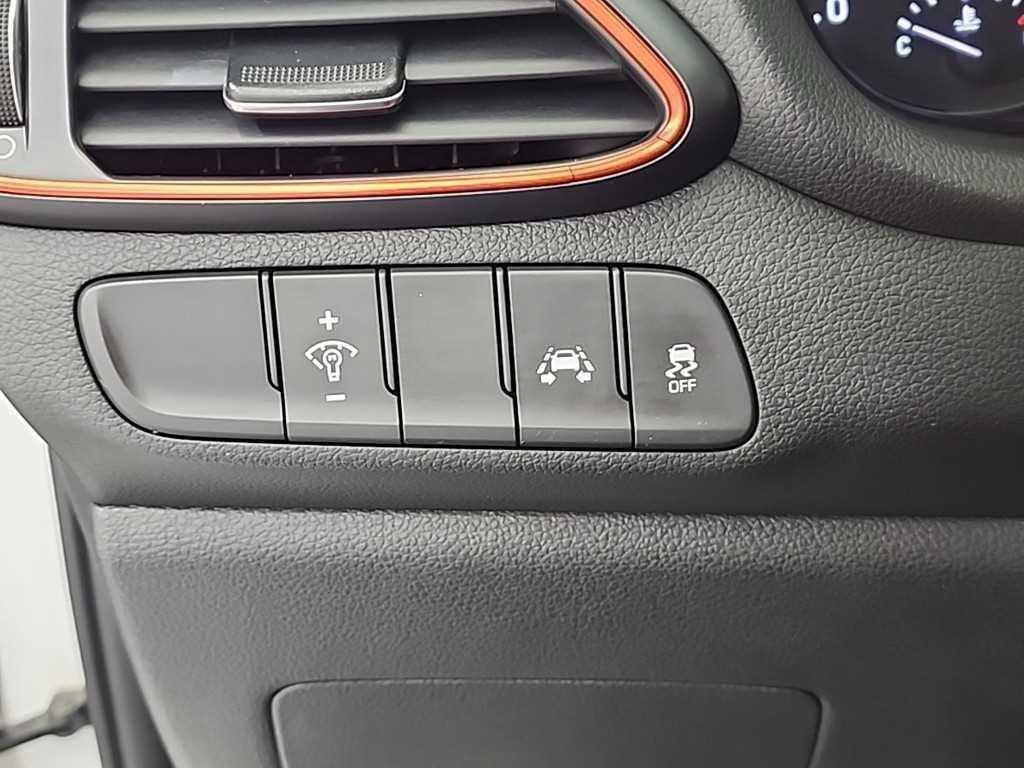 HYUNDAI i30 2020 Blanco - Importación desde Corea - HF Imports Iquique - Foto 16