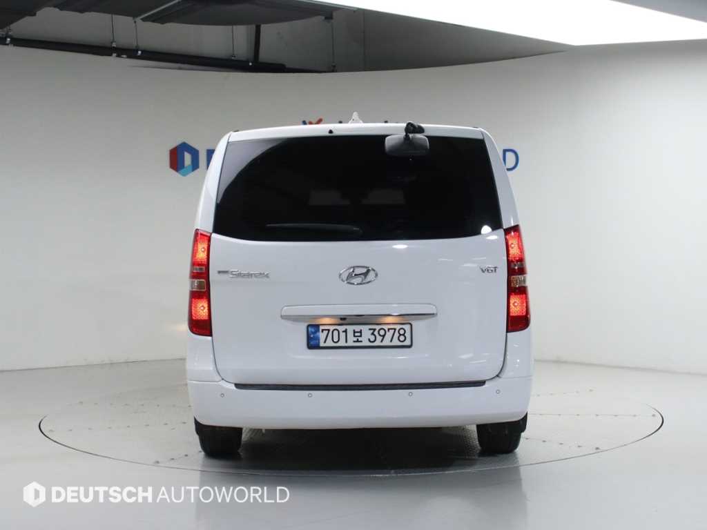 HYUNDAI Starex - Vista 4