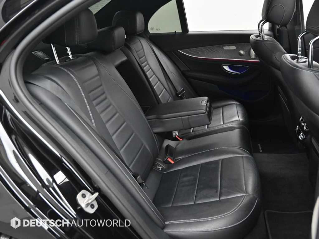 Mercedes Benz E class - Vista 12