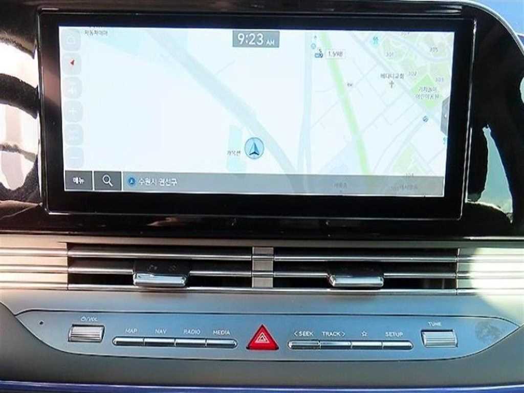 HYUNDAI Kona - Vista 9