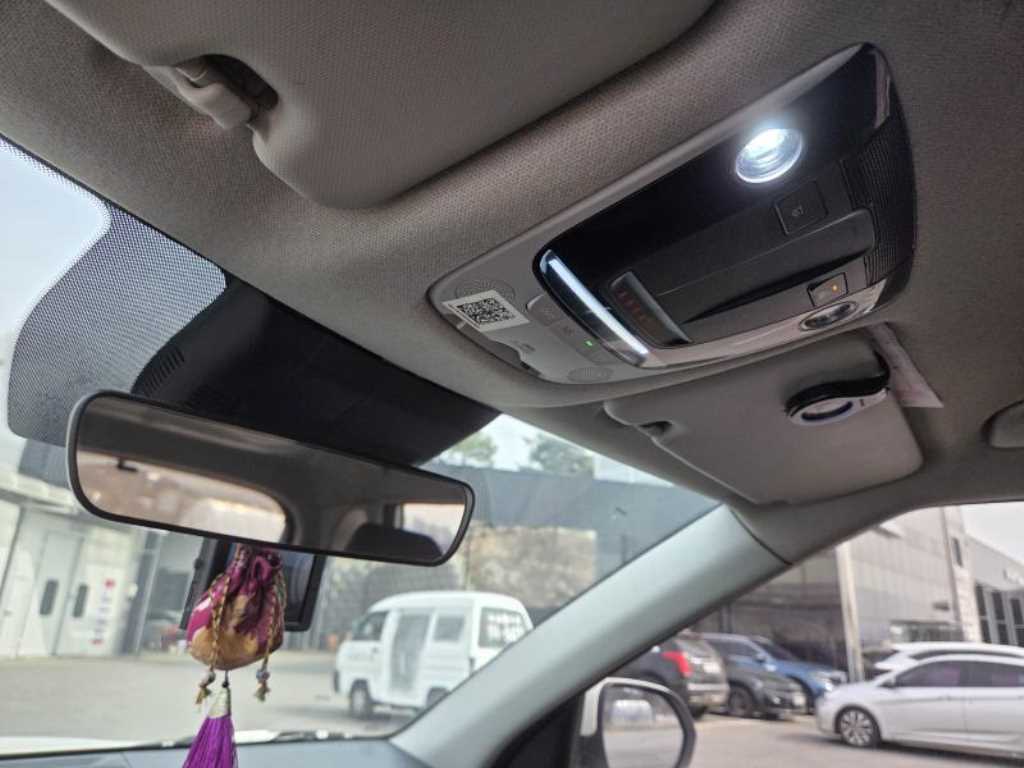 KIA Seltos - Vista 8