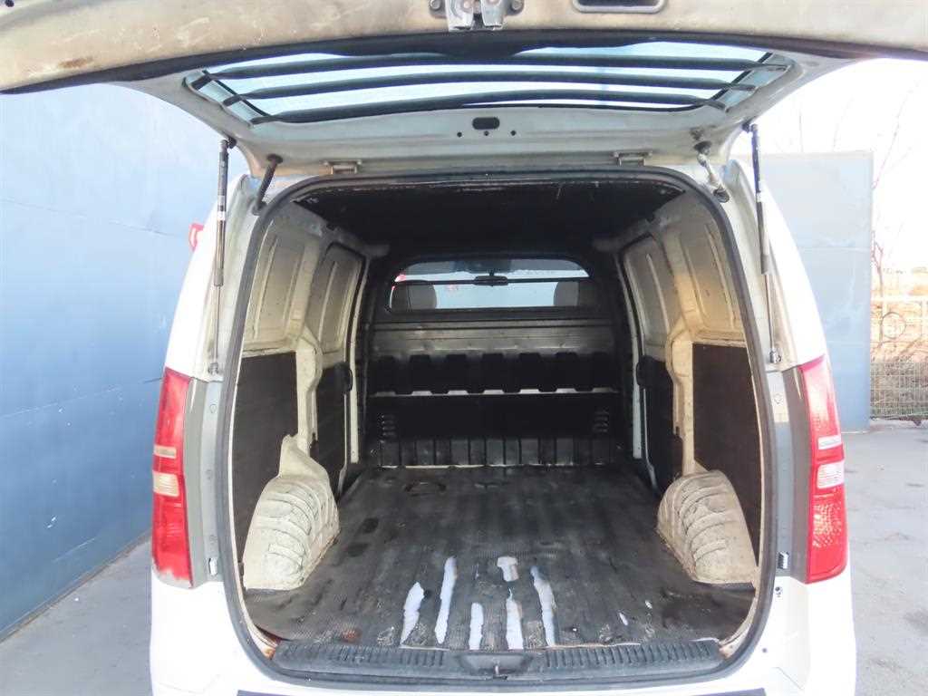 HYUNDAI Starex - Vista 5