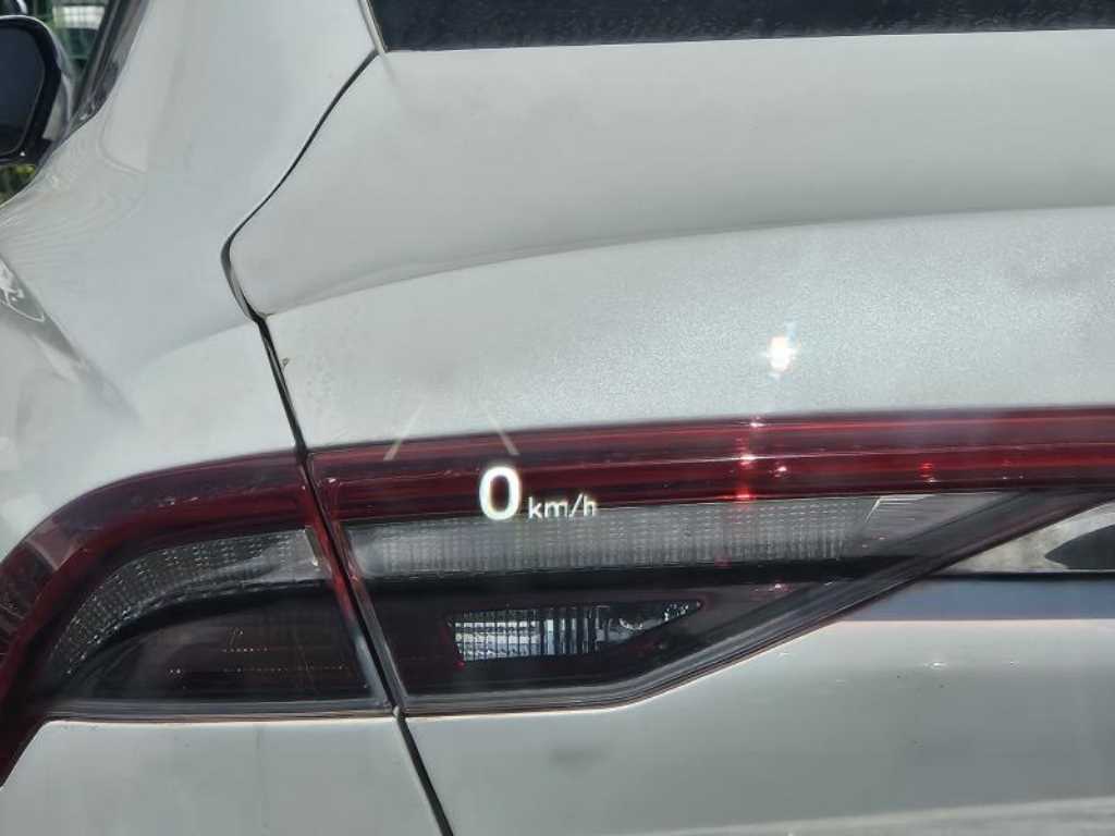 HYUNDAI Grandeur - Vista 4