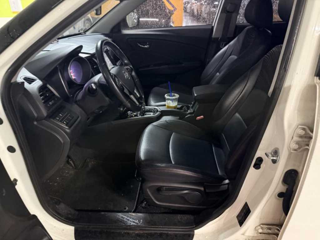 Ssangyong Tivoli - Vista 10