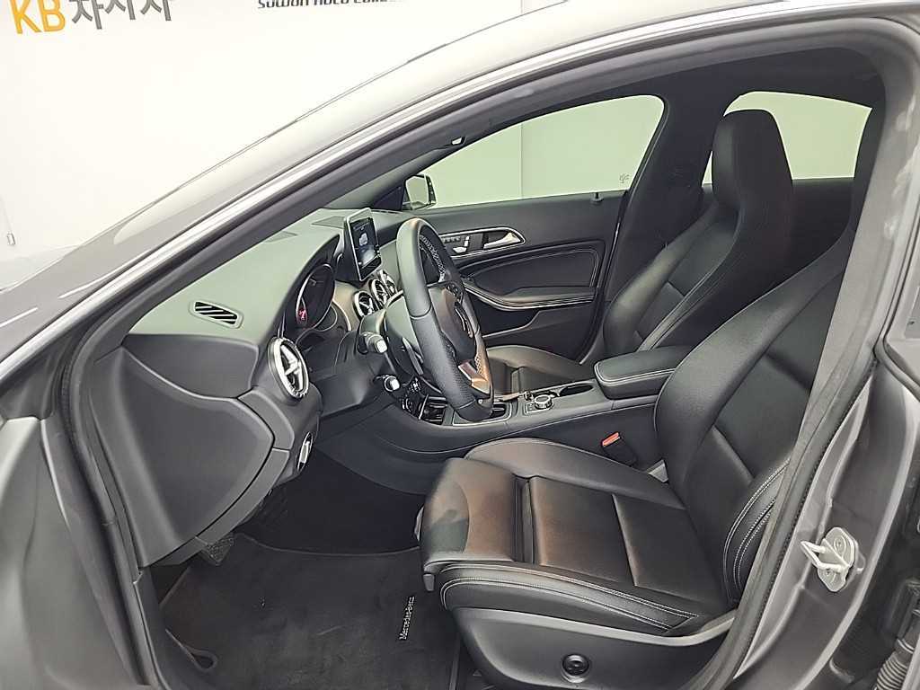 Mercedes Benz CLA Class - Vista 11