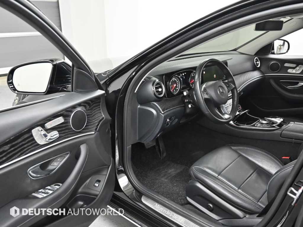 Mercedes Benz E class - Vista 11