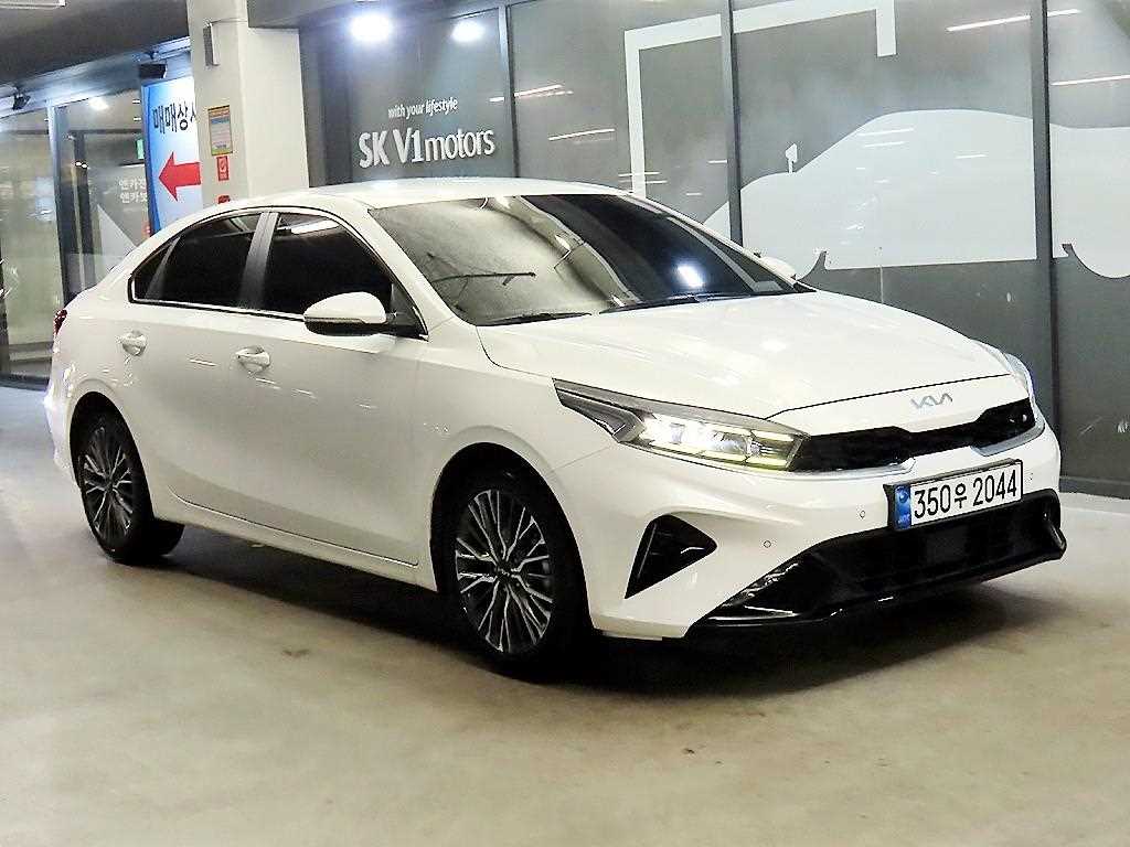 KIA K3 2023 Blanco - Importación desde Corea - HF Imports Iquique - Foto 1