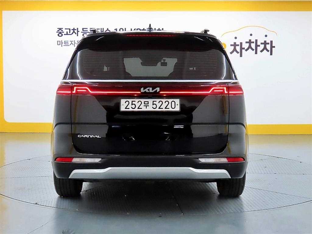 KIA Carnival - Vista 3