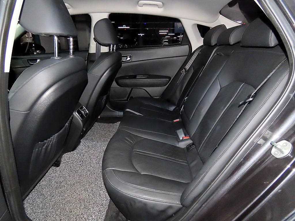 KIA K5 - Vista 7