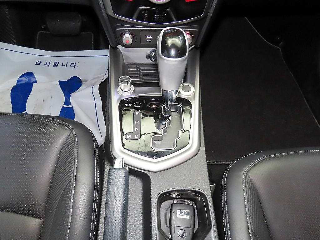 Ssangyong Tivoli - Vista 12