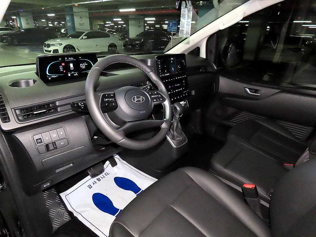 HYUNDAI Staria - Vista 9