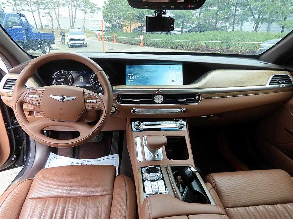 Genesis G90 - Vista 7