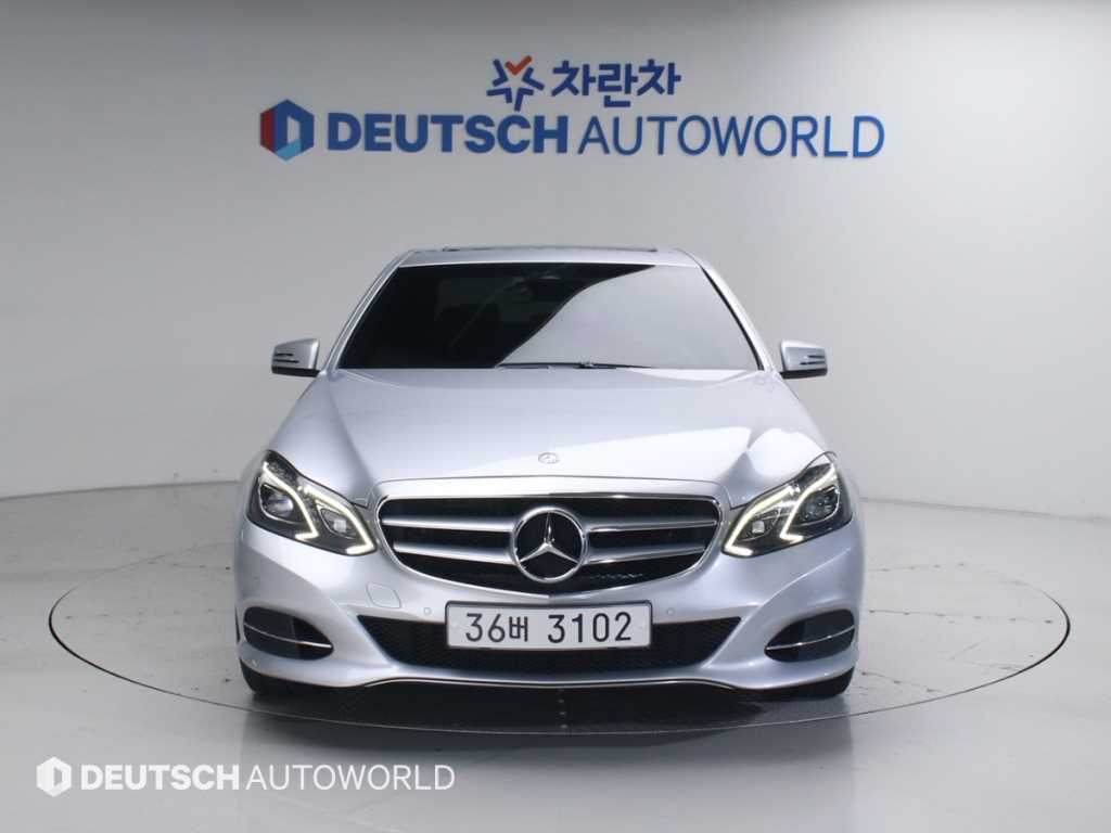 Mercedes Benz E class - Vista 3