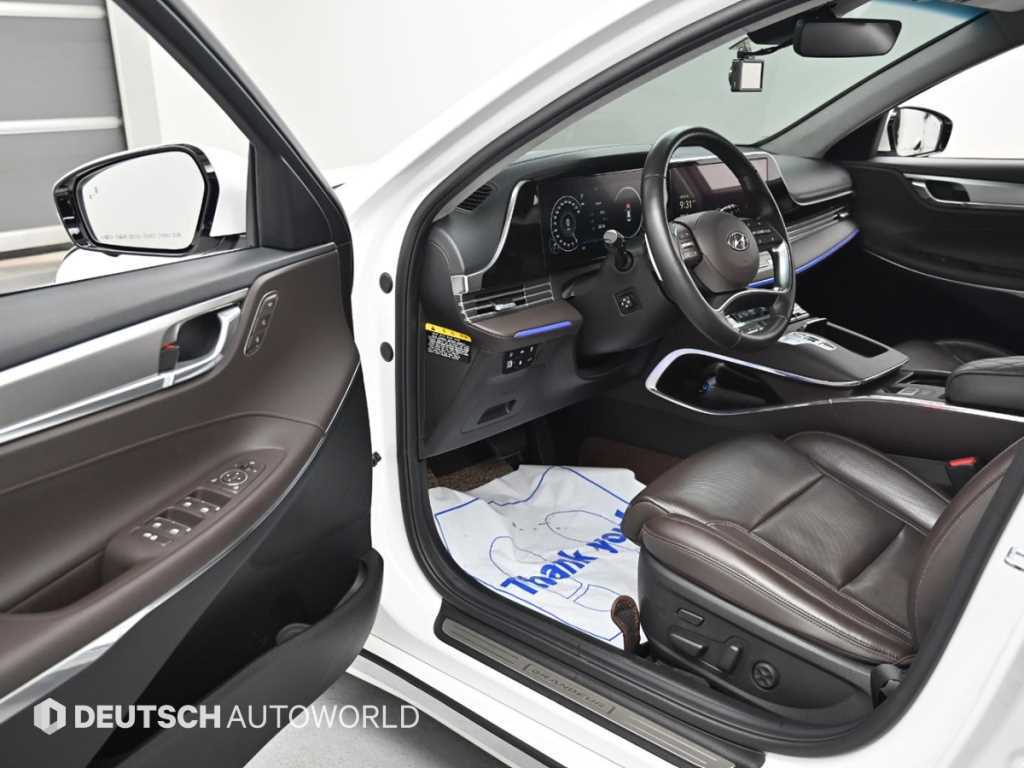 HYUNDAI Grandeur - Vista 11