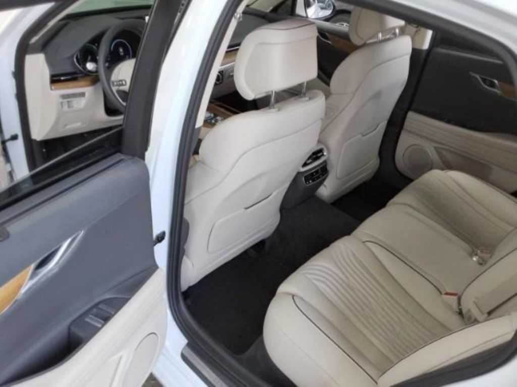 Genesis G80 - Vista 10