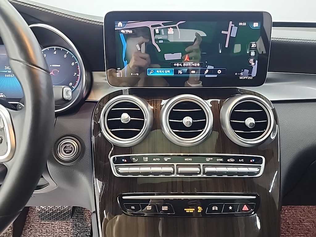 Mercedes Benz GLC Class - Vista 10