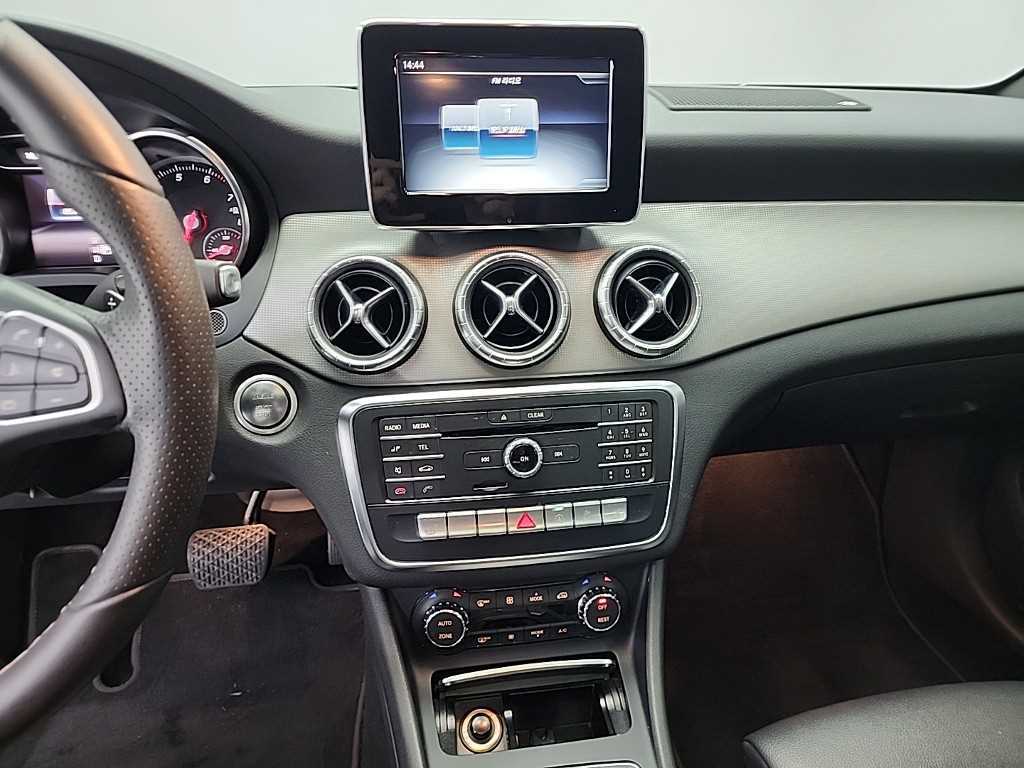 Mercedes Benz CLA Class - Vista 10