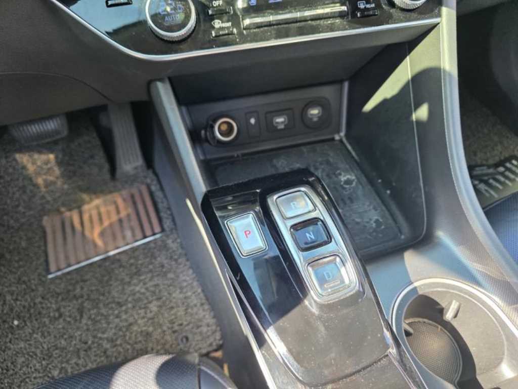 HYUNDAI Sonata - Vista 10