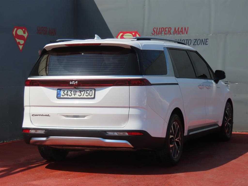 KIA Carnival - Vista 3