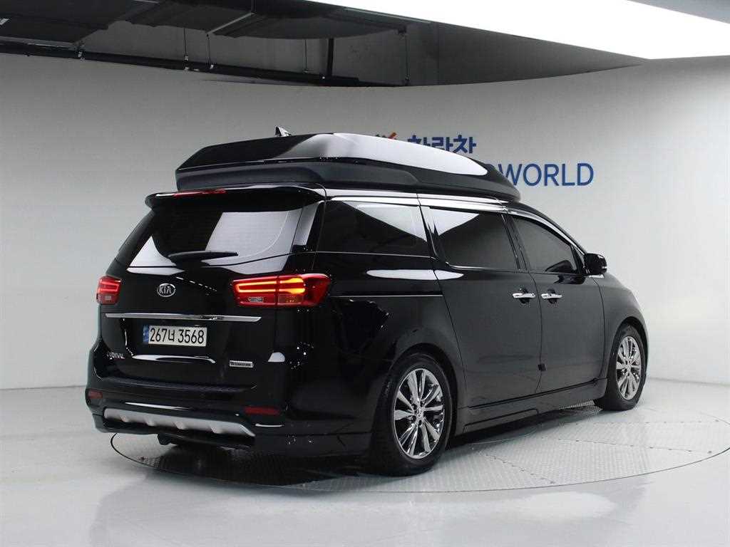 KIA Carnival - Vista 2