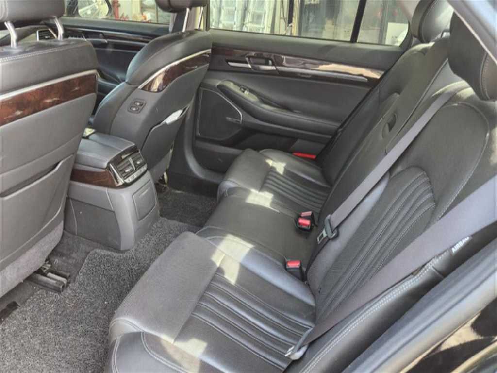 Genesis EQ900 - Vista 9