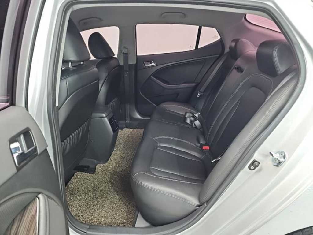 KIA K5 2011 Plateado - Importación desde Corea - HF Imports Iquique - Foto 17