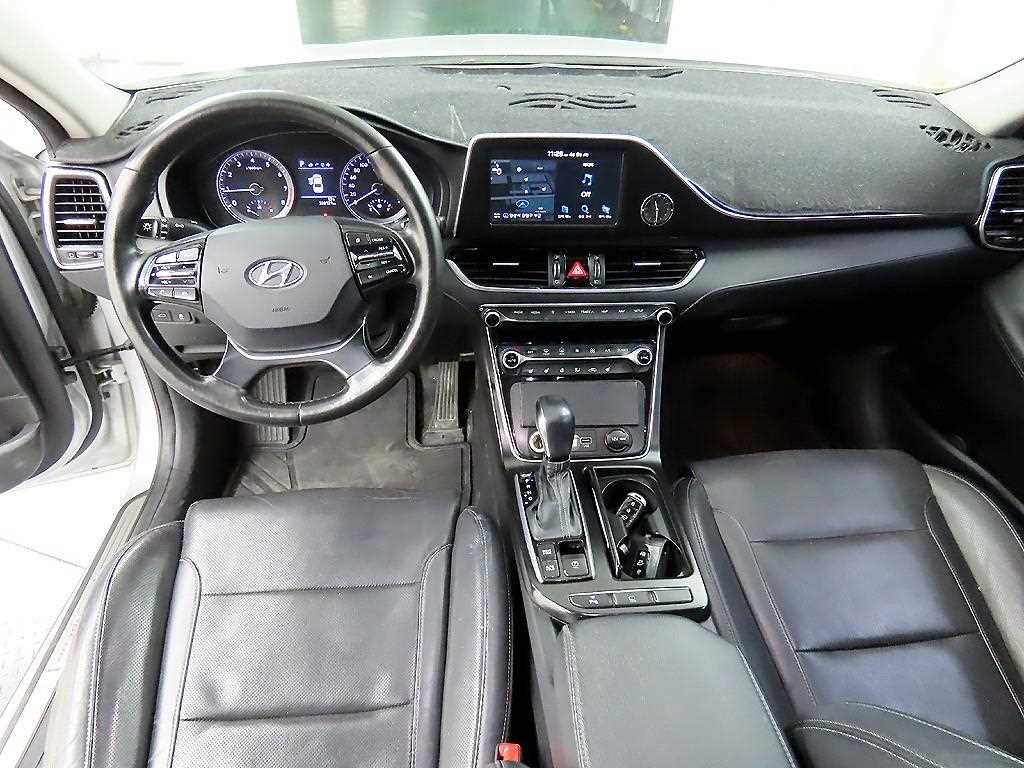 HYUNDAI Grandeur - Vista 7