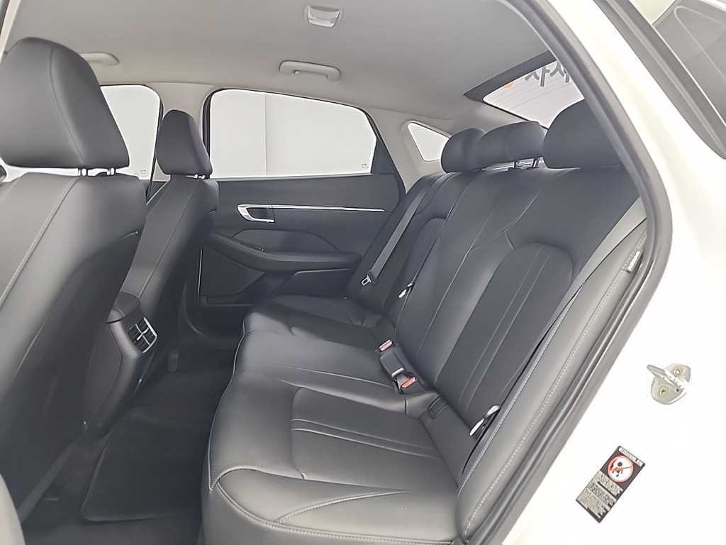 HYUNDAI Sonata - Vista 12