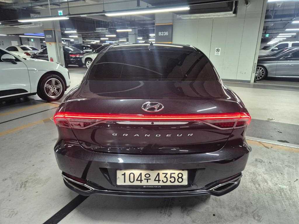 HYUNDAI Grandeur - Vista 4