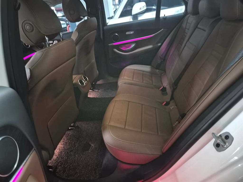 Mercedes Benz E class - Vista 7