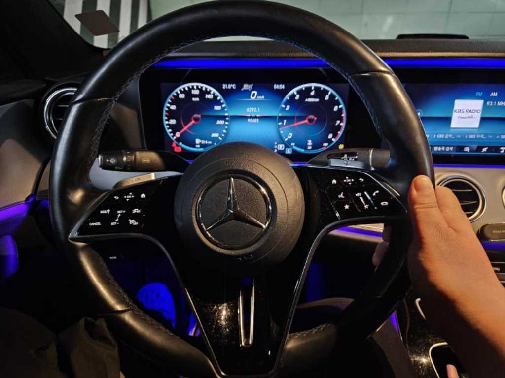 Mercedes Benz E class - Vista 7