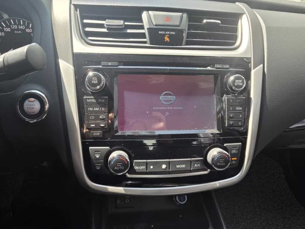 Nissan Altima - Vista 10