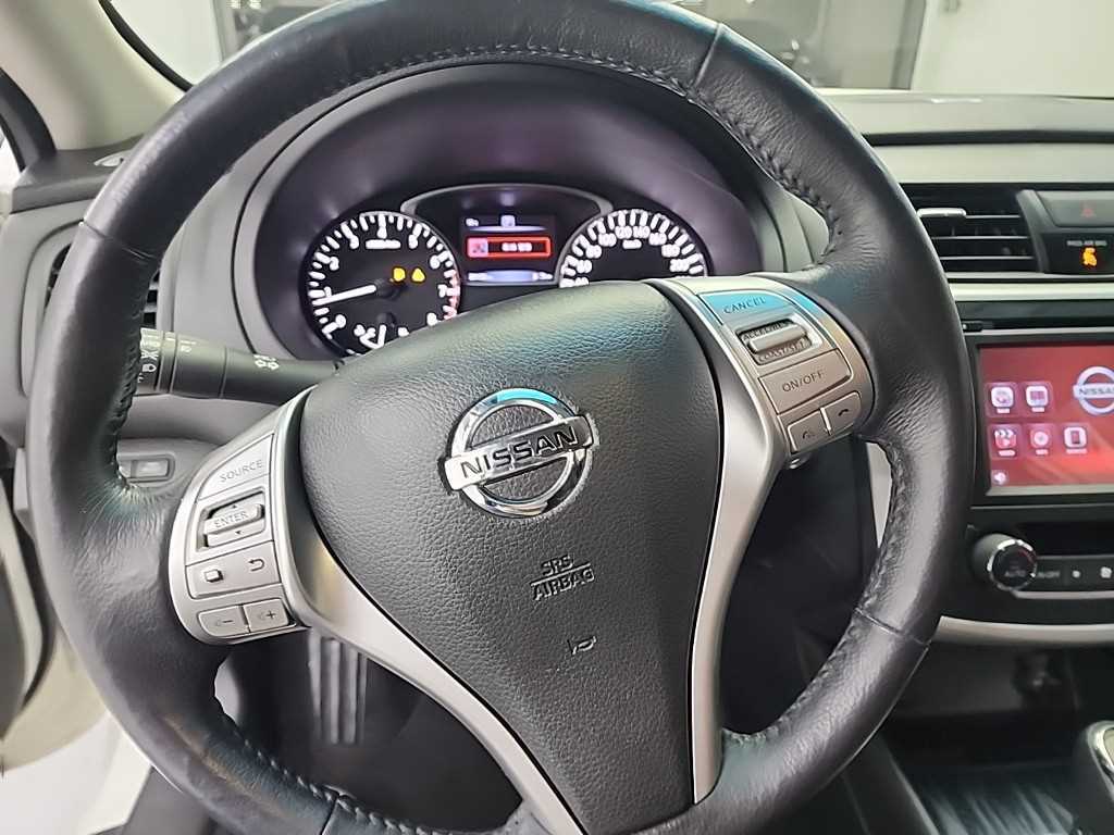 Nissan Altima - Vista 10